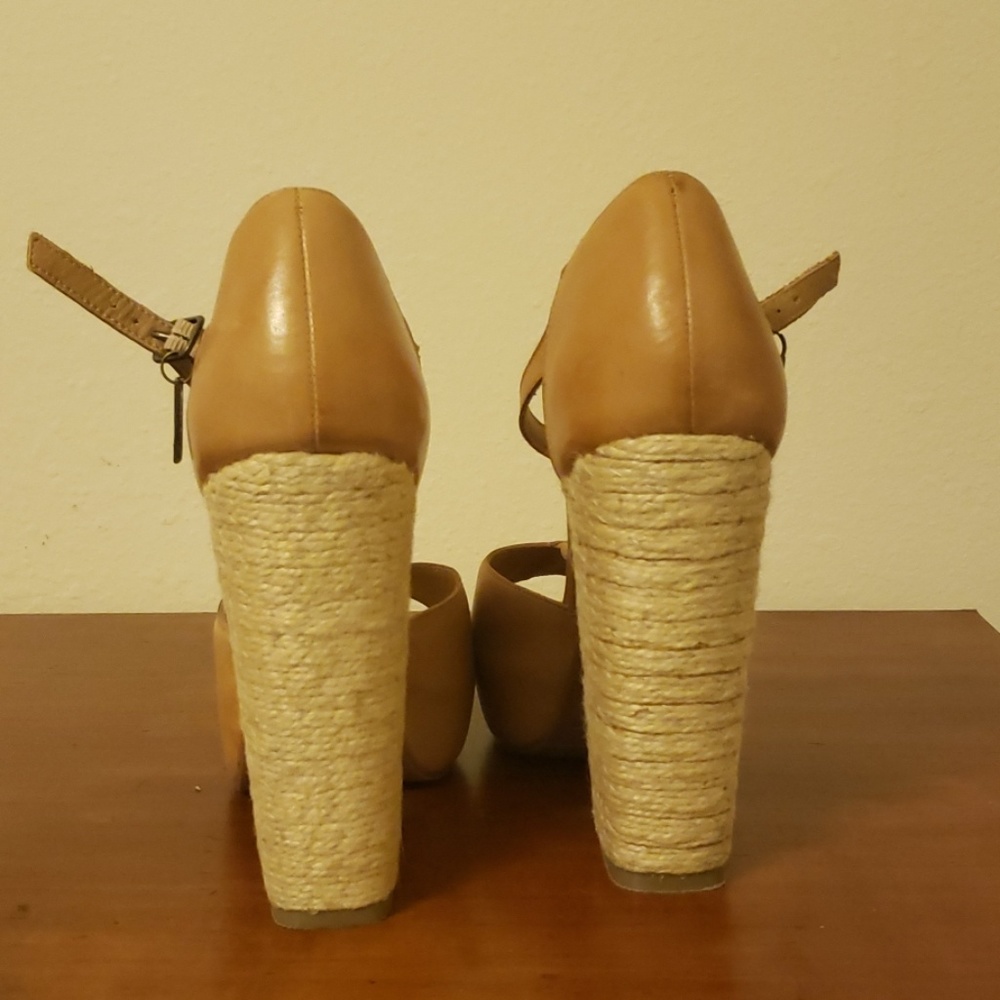 Shoes - Picture 4 of 4
